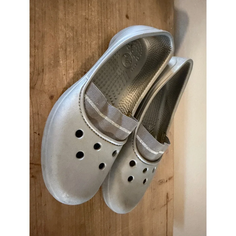 Crocs Alice Mary Jane‎ Silver Metallic Flats Shoes Womens Size 7 Comfort Slip On